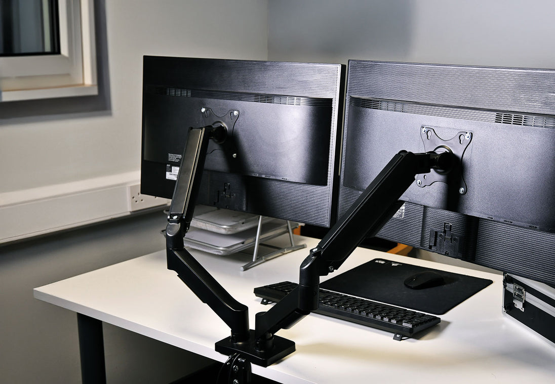 AV:Link W pełni regulowany uchwyt biurkowy do telewizorów i monitorów komputerowych o przekątnej od 17" do 32" z koncentratorem USB – zdjęcie 2