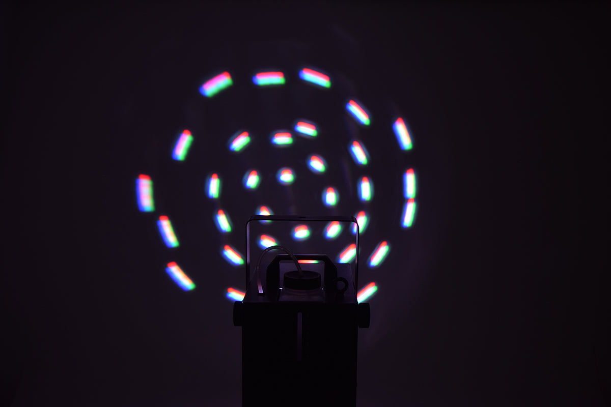 Kompaktowa wytwornica mgły LED QTX z efektem Moonflower RGB 400 W – zdjęcie 10