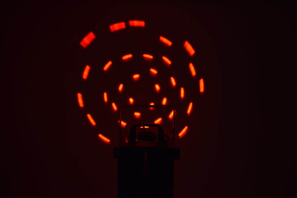 Kompaktowa wytwornica mgły LED QTX z efektem Moonflower RGB 400 W – zdjęcie 11
